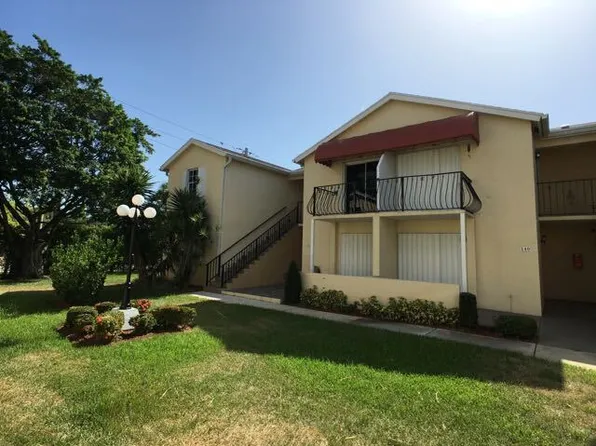143 Waterside Dr, Lake Worth, FL