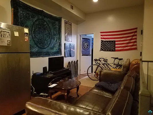 Rented by EXR | media 27