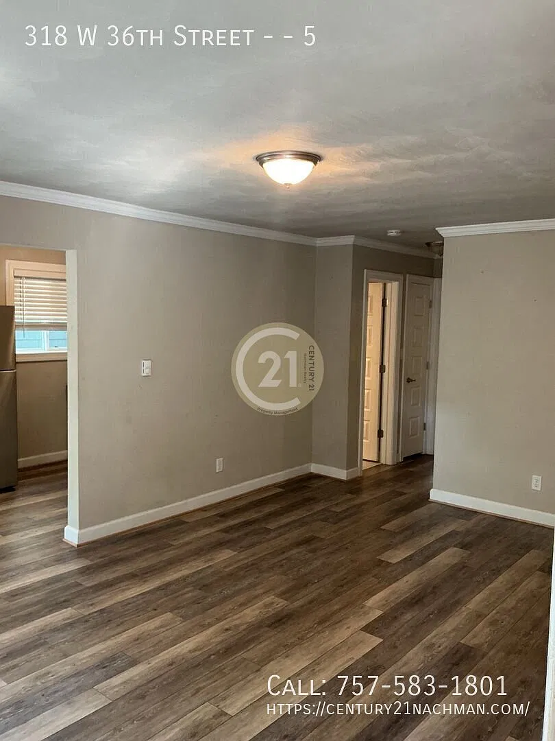 Spacious newly renovated two bedroom — Photo 2