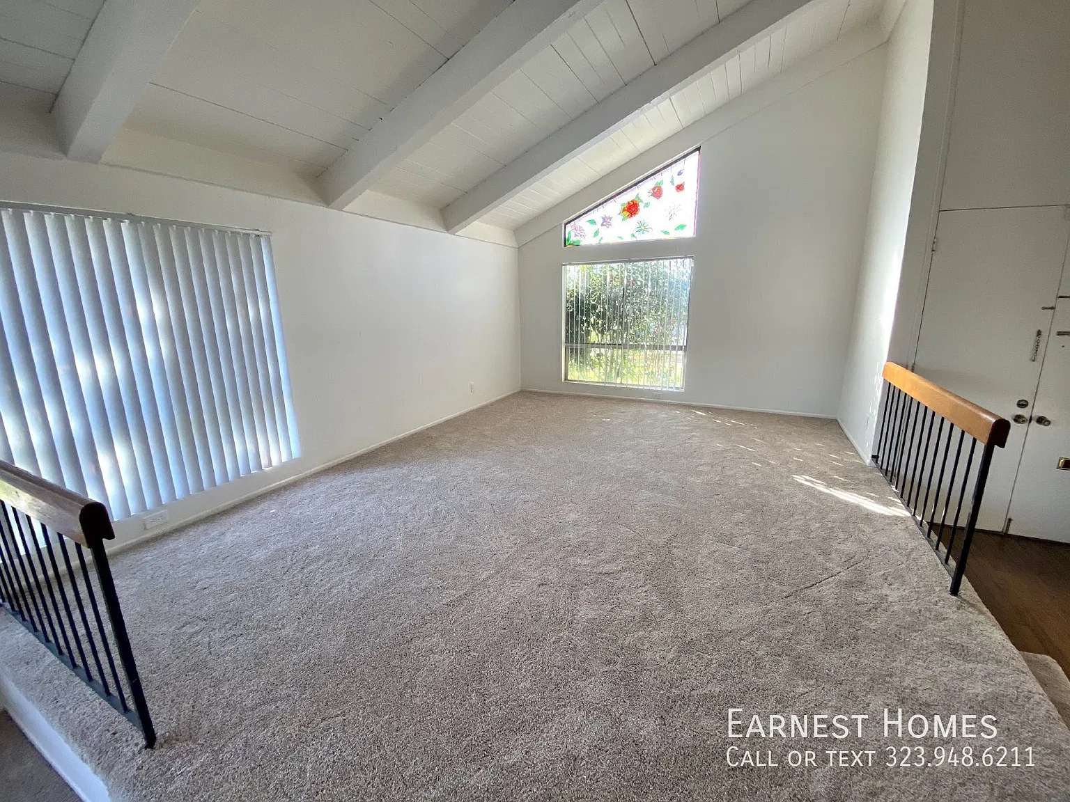 Spacious 4-Bedroom Tarzana Home with Attached 2-Car Garage, Fireplace & Private Backyard — Photo 4