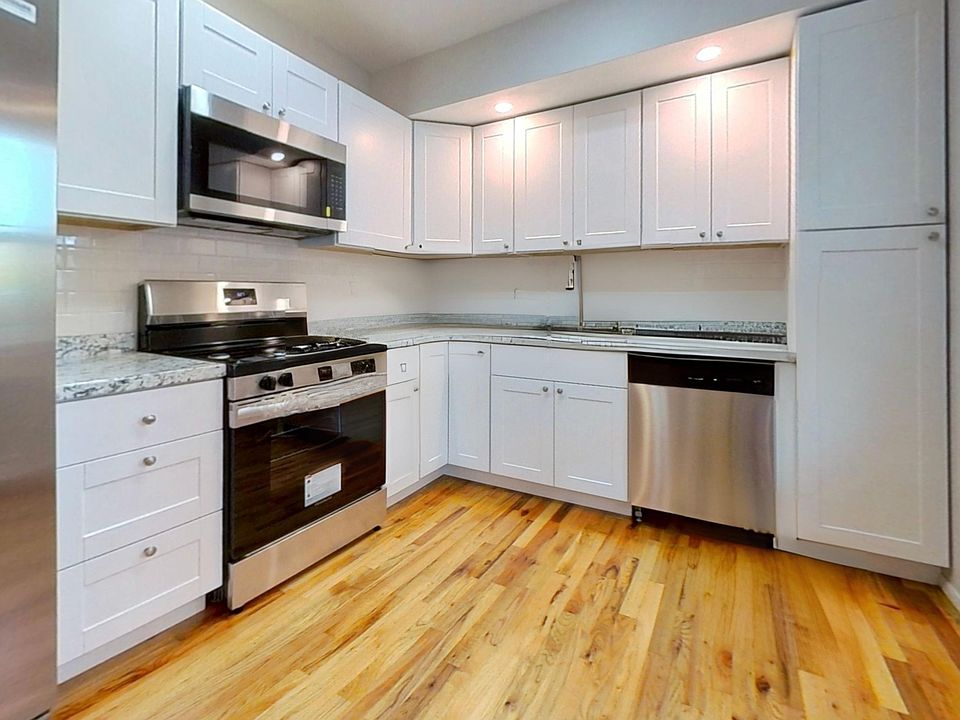 1st image of 1463 E 70th St Floor 2