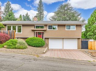 1330 Greenmeadows Way, Ashland, OR 97520
