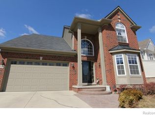 27159 Victoria Rd, Novi, MI 48374