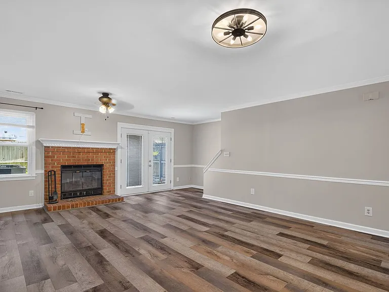 119 Kingsbridge Ln — Photo 12