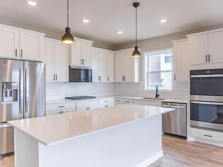 717 Winterberry Ln — Photo 10