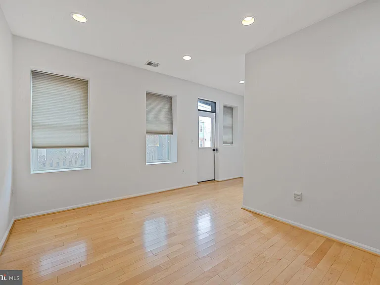 424 Q St NW #C — Photo 6