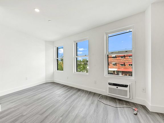 5th image of 1278 E 222nd St #2