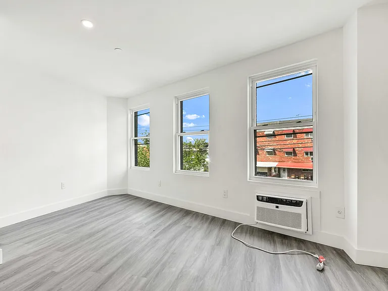 1278 E 222nd St #2 — Photo 5