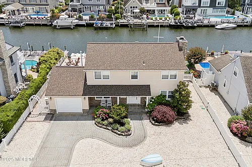 242 Curtis Point Dr Photo 1