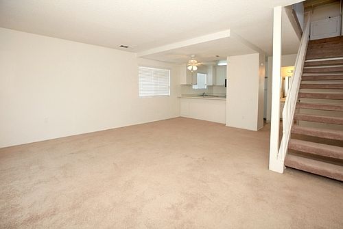 1st image of 992 Greenfield Dr APT 1