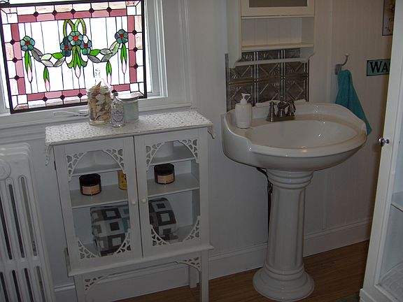 2nd floor bath