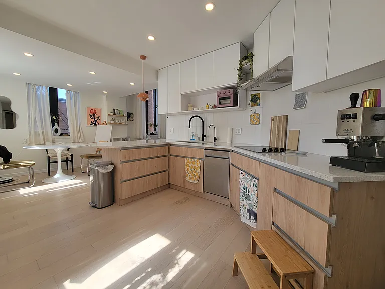 176 W 86th St #7A — Photo 2