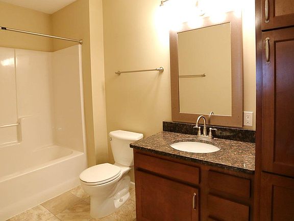 5th image of 22273 Lilac Ct