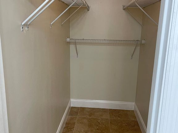 4th image of 1021 Mockingbird Ln APT 106