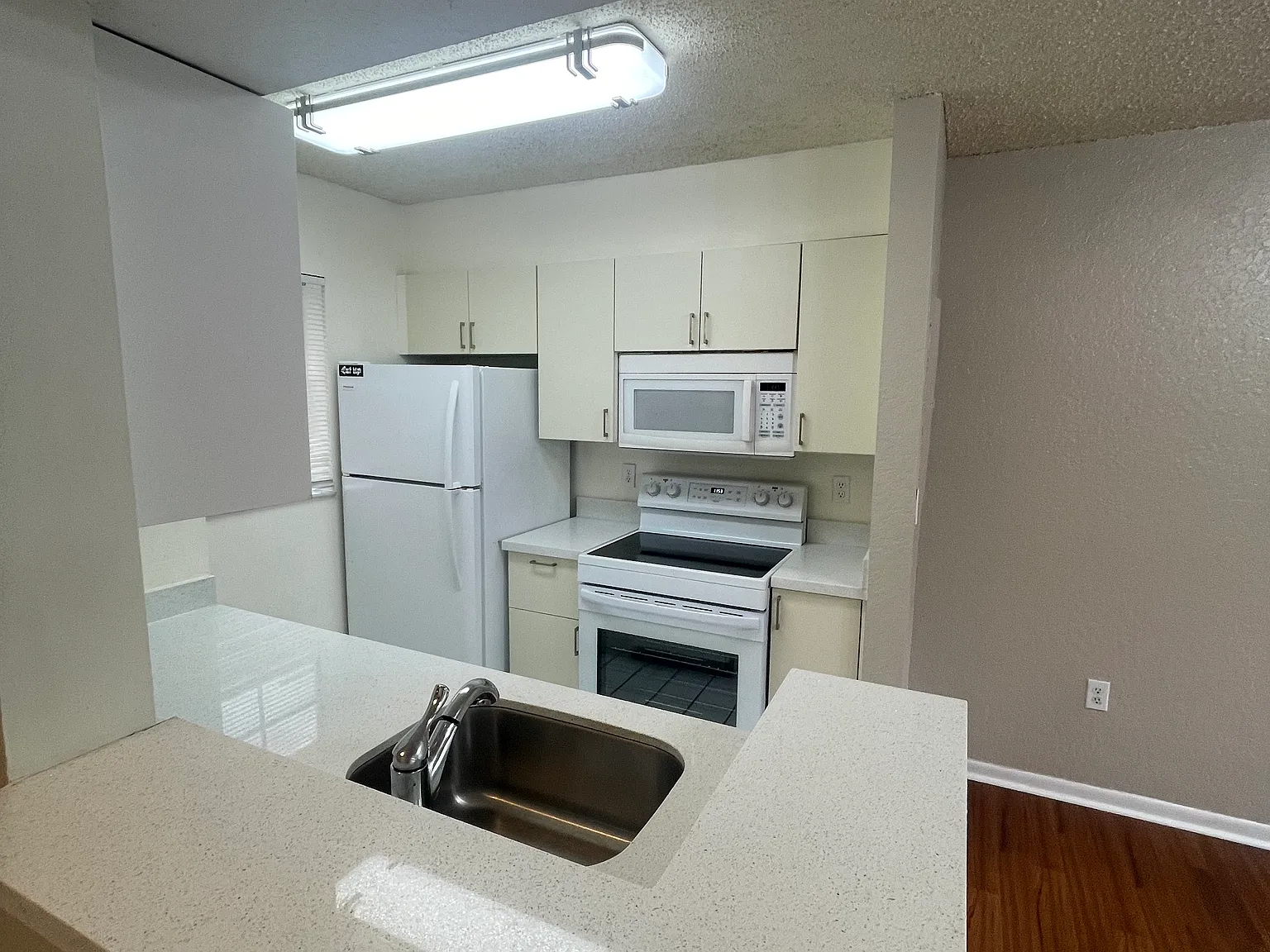 2 bed, 804 sqft, $2,100 — Photo 4
