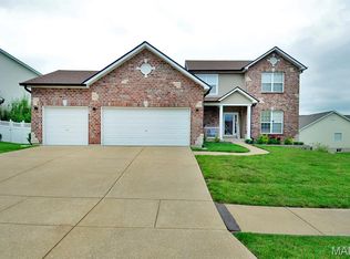 4727 Auburn Trace Dr, Saint Louis, MO 63128