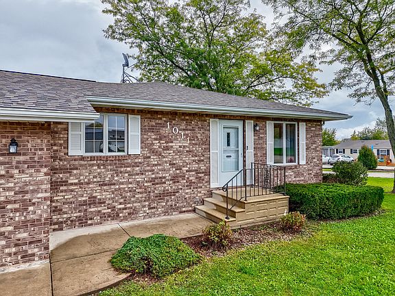 4th image of 1011 Tower Circle Dr