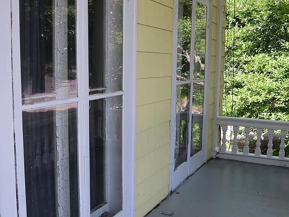 2nd image of 18 Court St