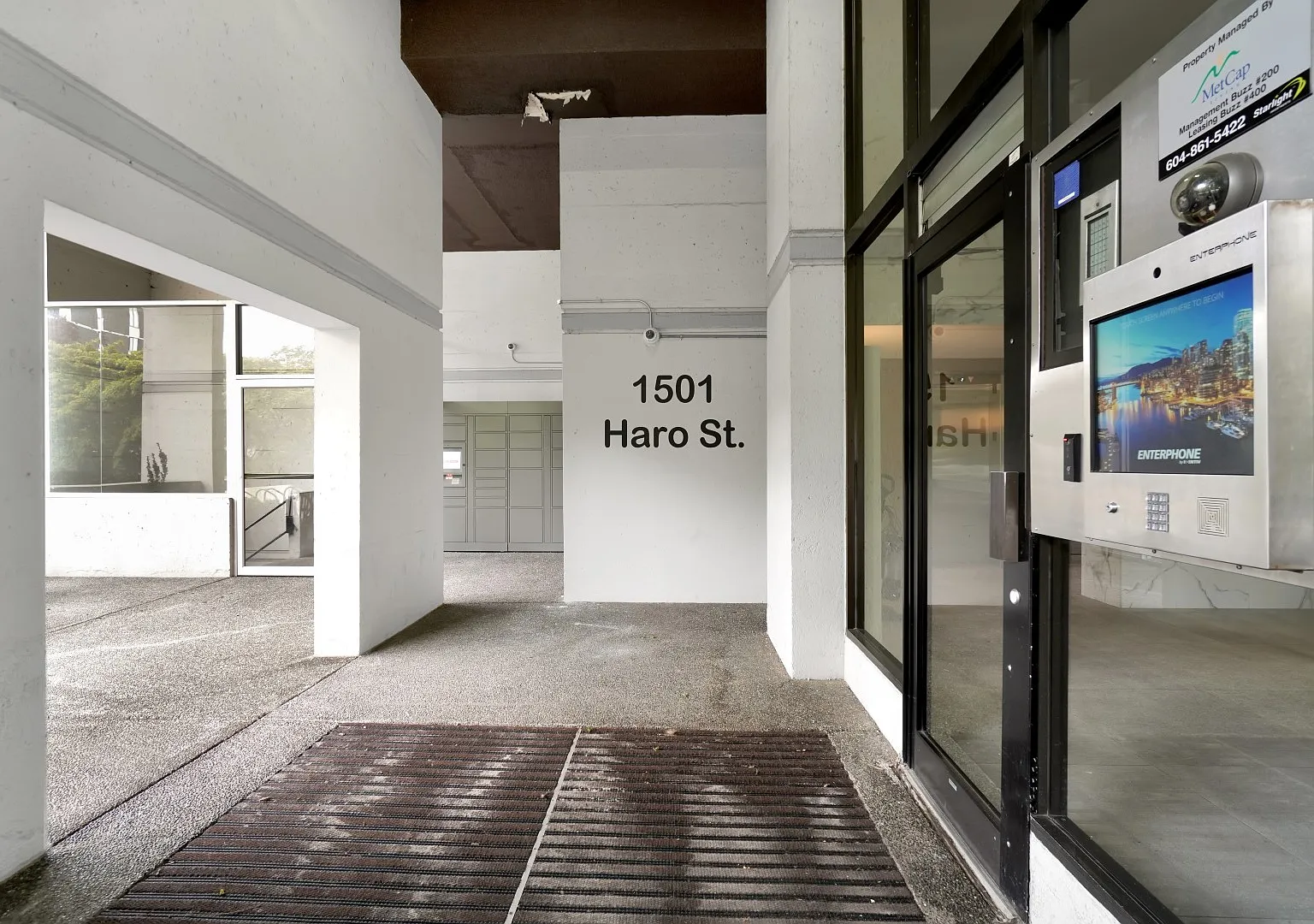 1501 Haro Street — Photo 1