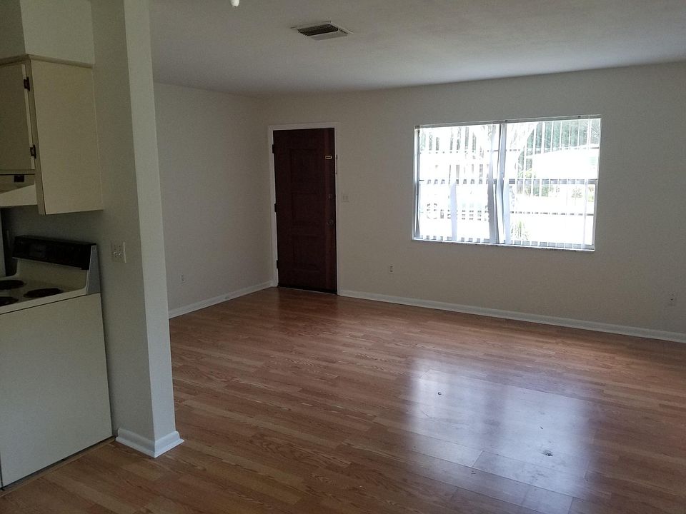 2nd image of 2517 Amherst Ave