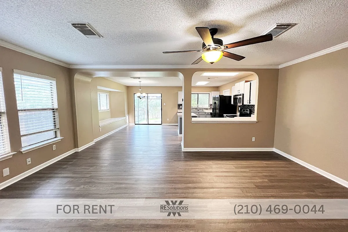 4535 Oakfield Way — Photo 2