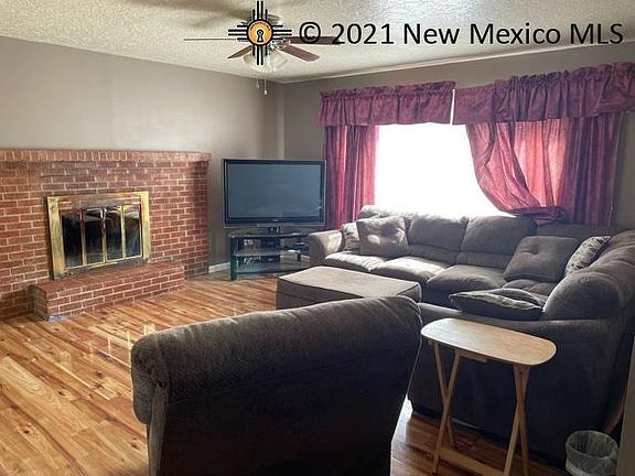 4th image of 1501 Red Rock Dr