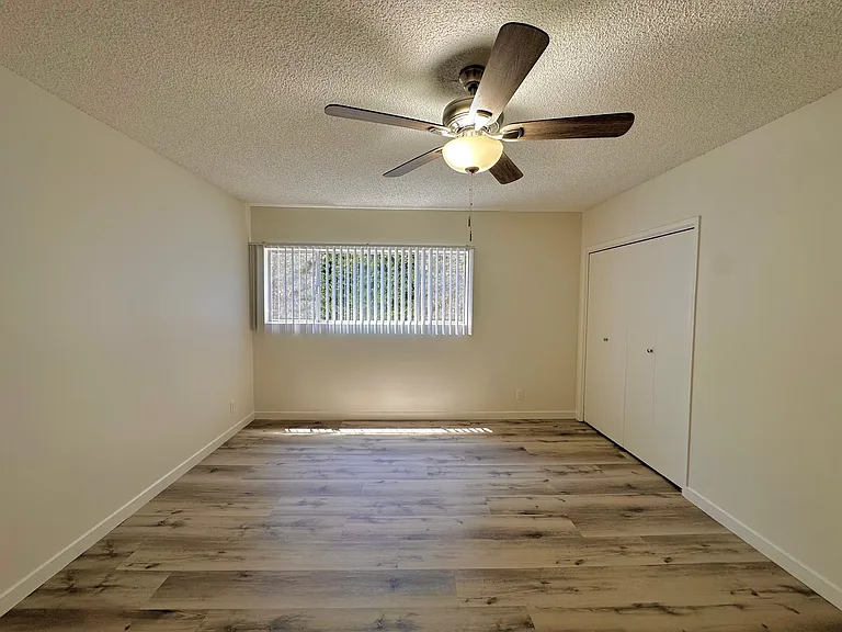 25907 Oak St — Photo 22