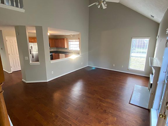3rd image of 7075 Penbrook Dr