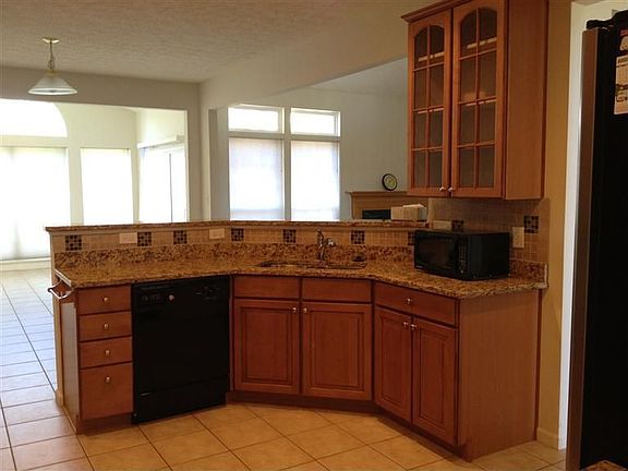 4th image of 595 Ashbury Farms Dr