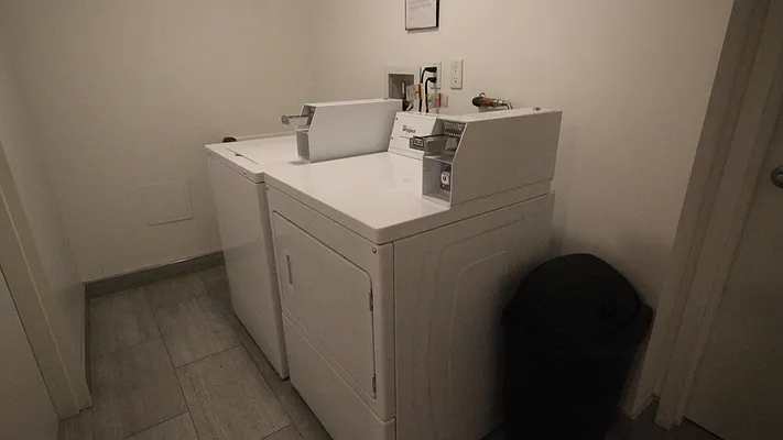 Rented by Nooklyn NYC LLC | media 18