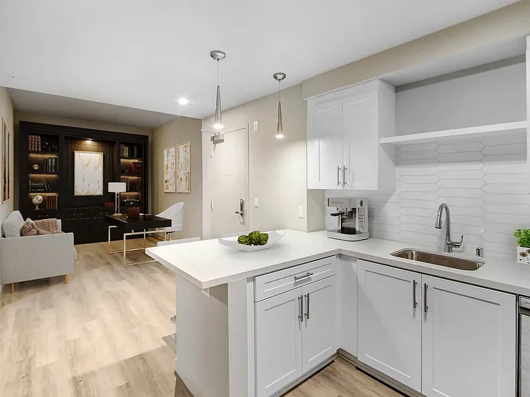 Zephyr Apartments — Photo 3