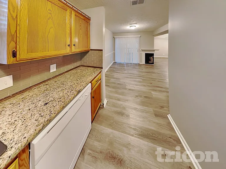 80 Vincent Ln — Photo 7