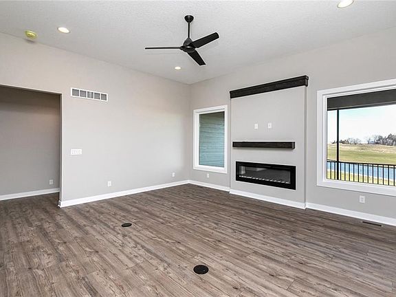 4th image of 5137 NE Seneca Dr