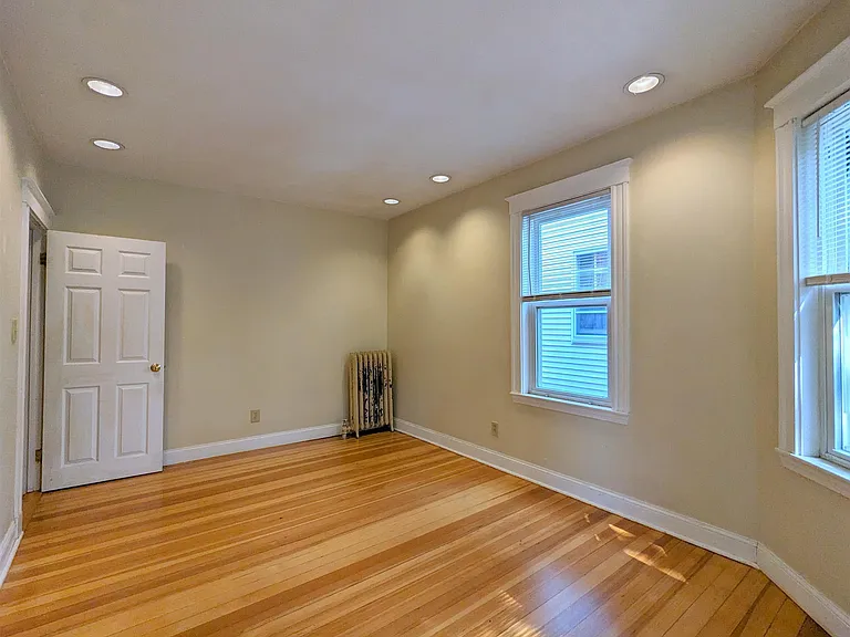 75 Conwell Ave #3 — Photo 6