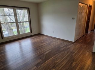 609 Robeson St APT 11, Stroudsburg, PA 18360