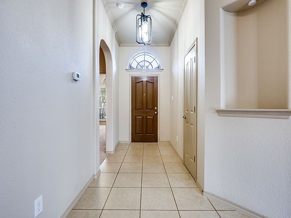 4th image of 3229 Hornbeam St