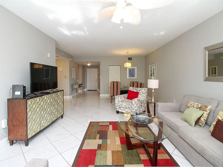 519 Roma Ct #3305 — Photo 31