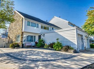 320 Hampton Grn, Staten Island, NY 10312