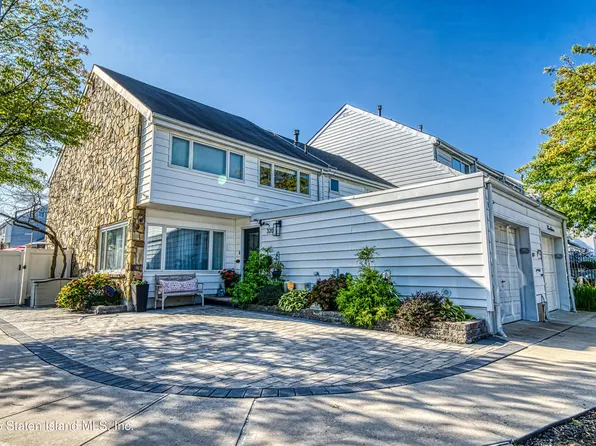 320 Hampton Grn, Staten Island, NY 10312