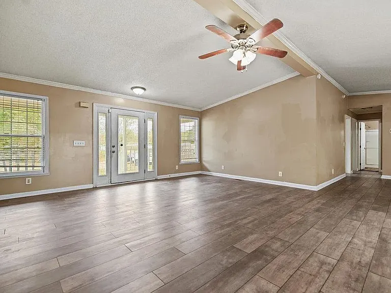 3016 Greystone Cir — Photo 3