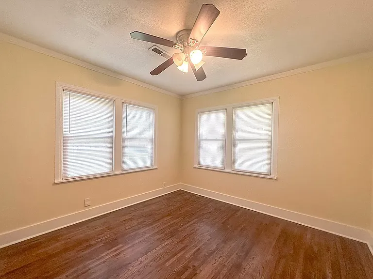 219 S Florence Ave — Photo 12