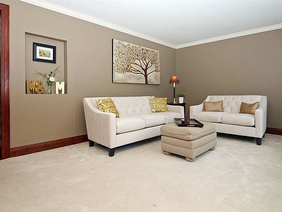 3rd image of 1025 S Ashland Ave