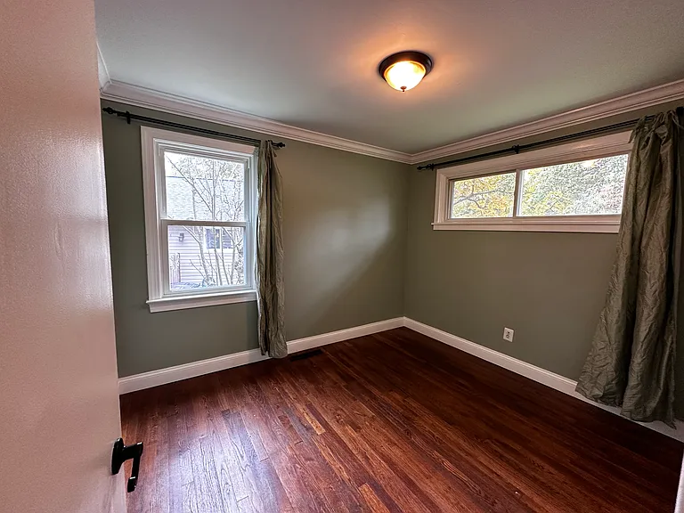 1712 Henry Rd — Photo 7