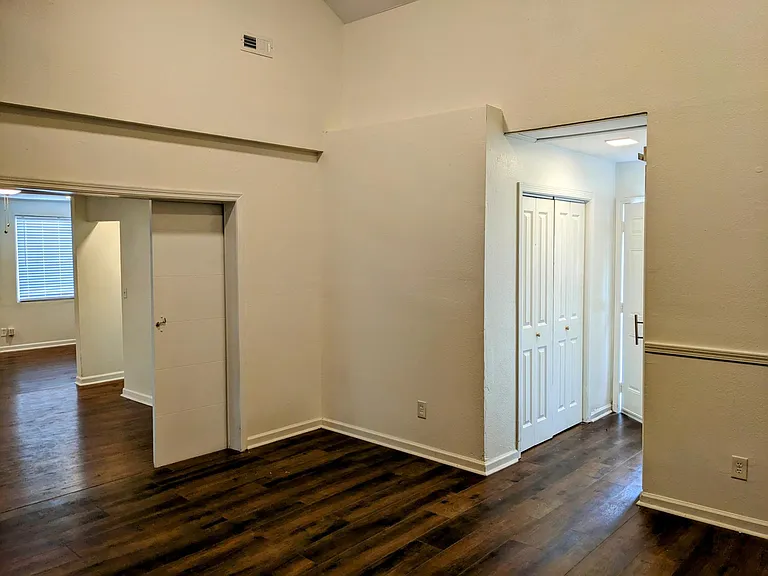 1272 Almont Dr SW — Photo 8