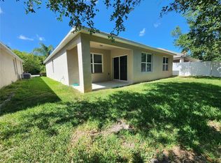 184 Fishermans Cove Dr, Edgewater, FL 32141