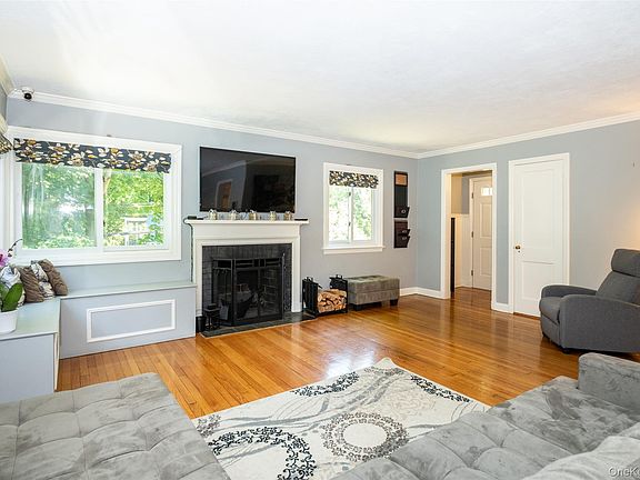 3rd image of 26 Powderhorn Road