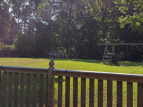 4th image of 3835 Meadowdale Blvd