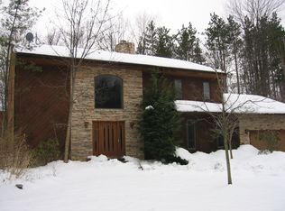 7055 Mayfield Rd, Chesterland, OH 44026