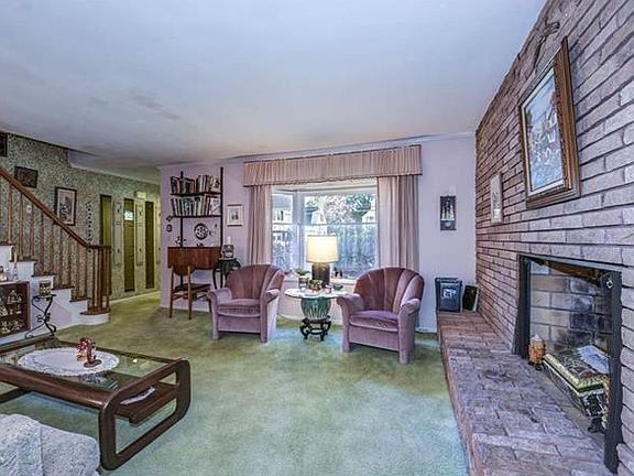 4th image of 102 Woodcrest Ave