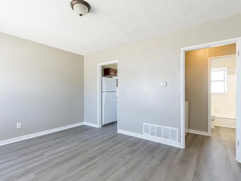 2024 Keltner Cir — Photo 9